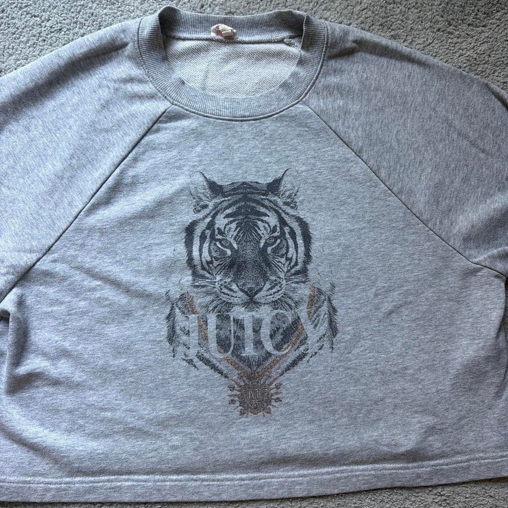 Juicy by Juicy Couture Gray Cropped Crewneck Tiger Sweatshirt, Size M